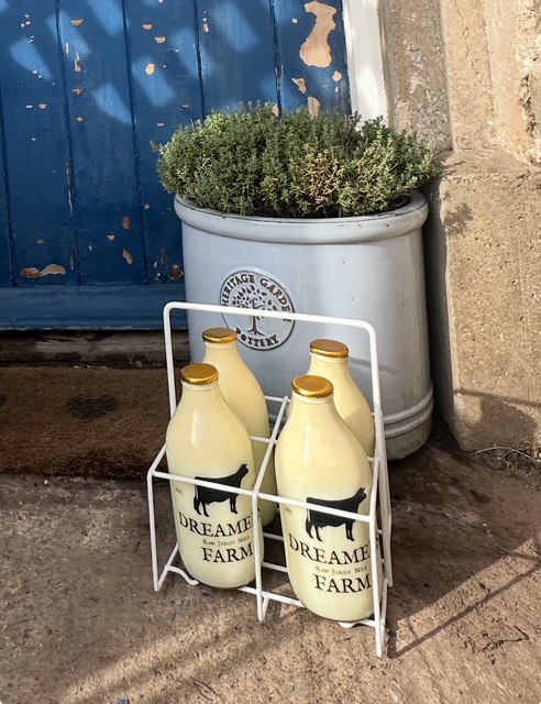 raw jersey cows milk 1 pint - glass bottles